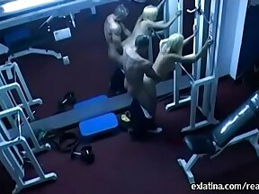 Beautiful young latina sucking big bonker on hidden cam